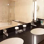 Crowne Plaza By Ihg Hotel 4*