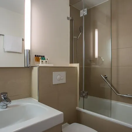 Crowne Plaza By Ihg 4*