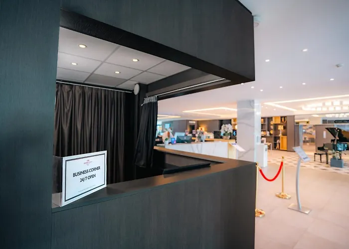 Crowne Plaza By Ihg 4*