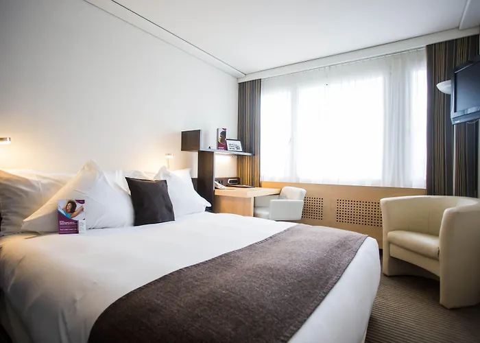 Crowne Plaza By Ihg 4*