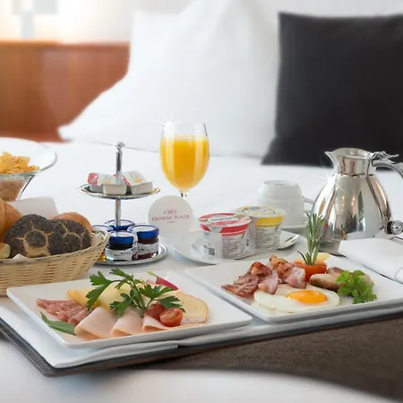 Hotel Crowne Plaza Zürich, An Ihg