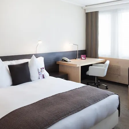 Hotel Crowne Plaza Zürich, An Ihg