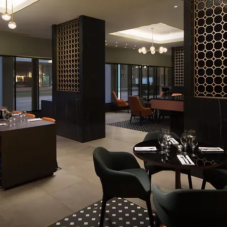 Hotel Crowne Plaza Zürich, An Ihg