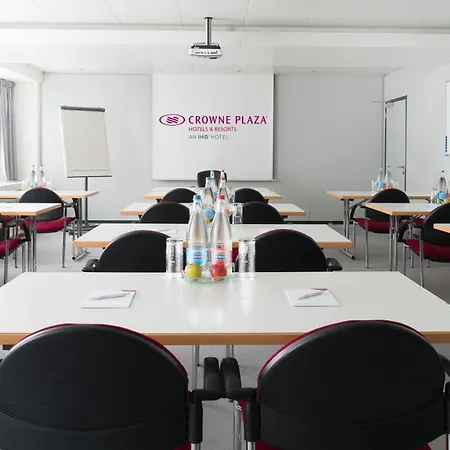 Crowne Plaza By Ihg Hotel 4*