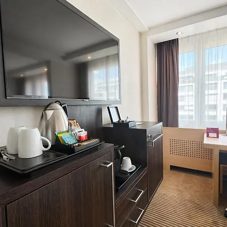 Crowne Plaza By Ihg