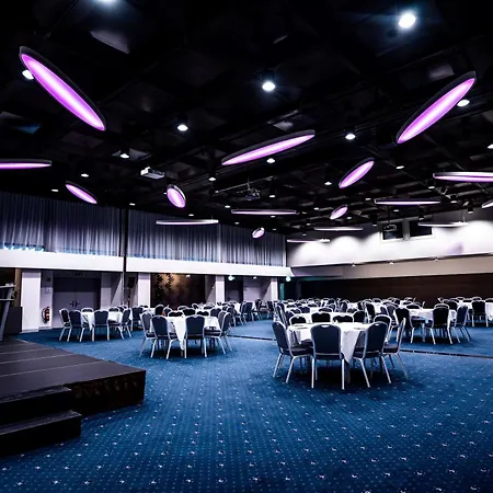 Crowne Plaza By Ihg Hotel 4*