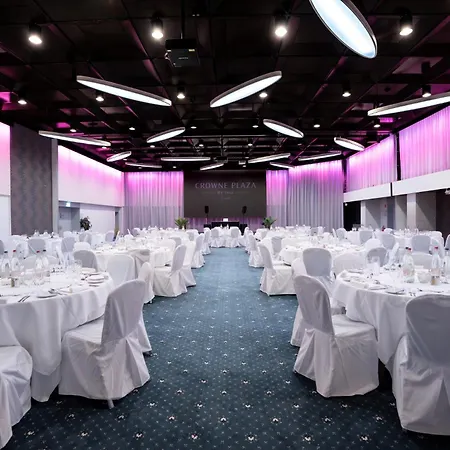 Crowne Plaza By Ihg Hotel 4*