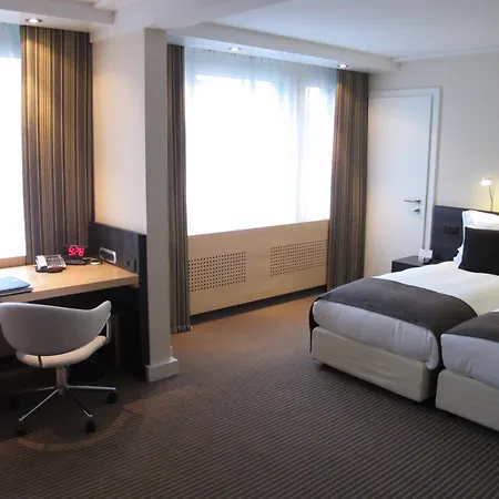 Crowne Plaza By Ihg Hotel