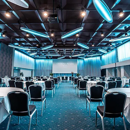 Crowne Plaza By Ihg 4*
