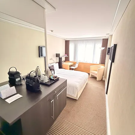 Crowne Plaza By Ihg Hotel 4*