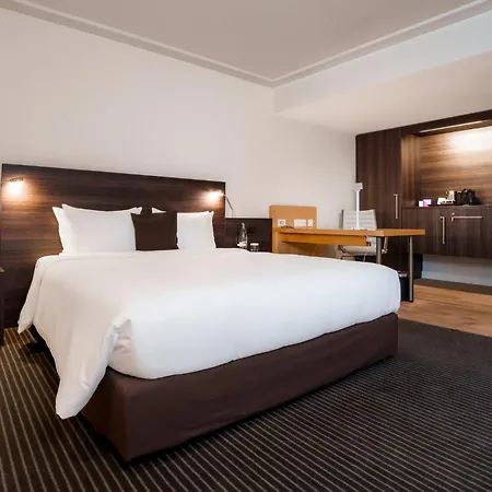 Crowne Plaza By Ihg 4*
