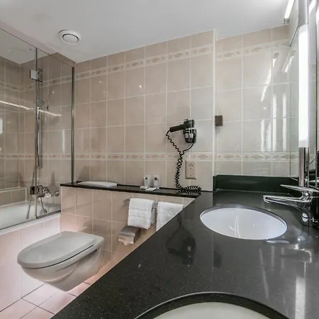 Crowne Plaza By Ihg 4*