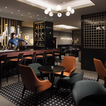 Hotel Crowne Plaza Zürich, An Ihg