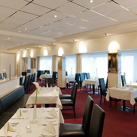 Crowne Plaza Zürich, An Ihg