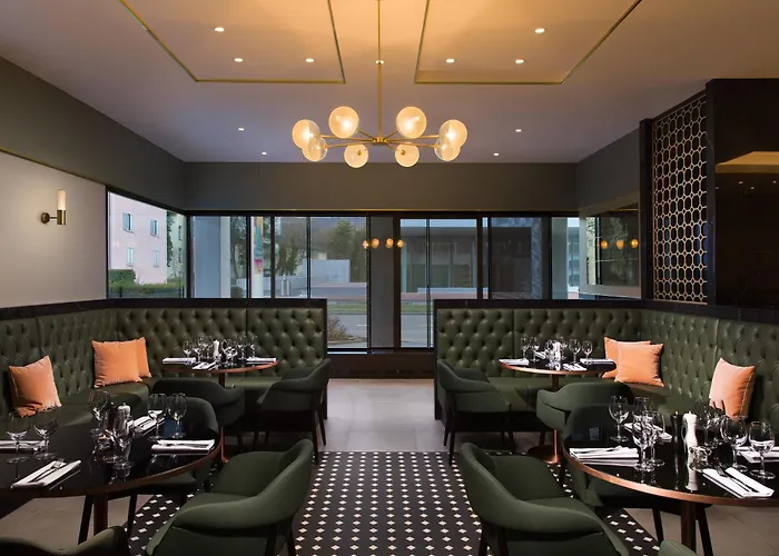 Crowne Plaza Zürich, An Ihg 4*