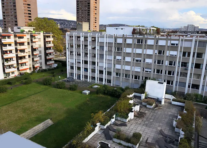 Hotel Crowne Plaza Zürich, An Ihg