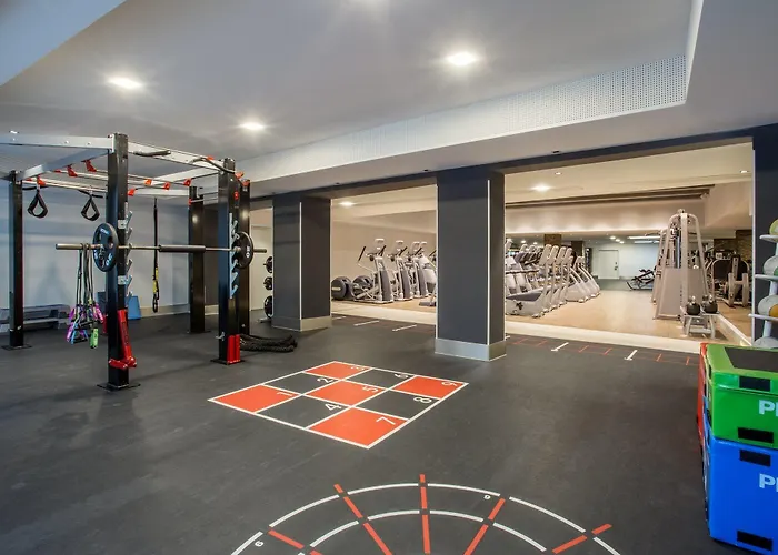 Crowne Plaza Zürich, An Ihg 4*