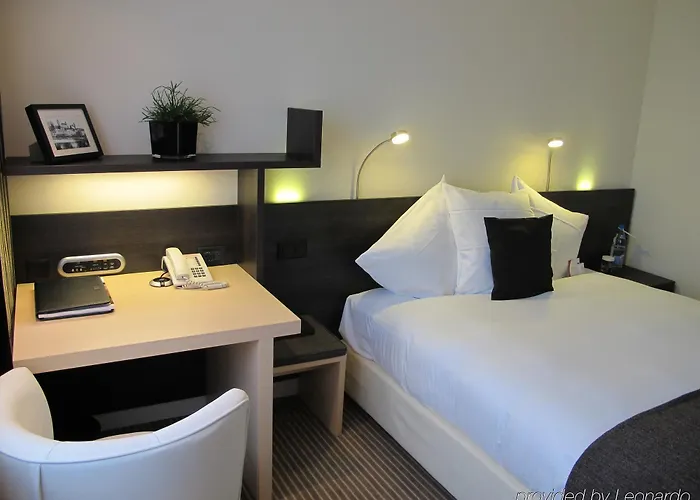 Hotel Crowne Plaza Zürich, An Ihg 4*