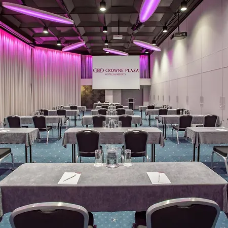 Crowne Plaza Zürich, An Ihg