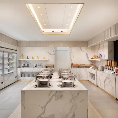 Готель Crowne Plaza By Ihg