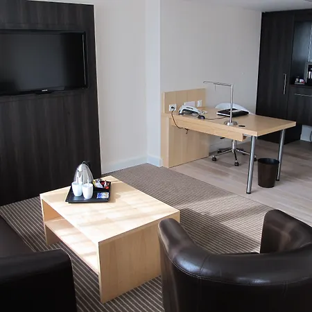 Crowne Plaza Zürich, An Ihg