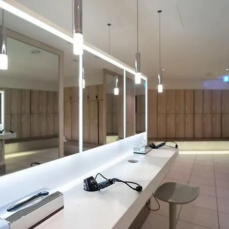 Hotel Crowne Plaza Zürich, An Ihg