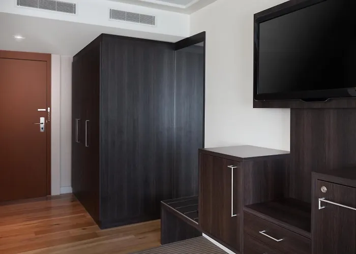 Готель Crowne Plaza By Ihg